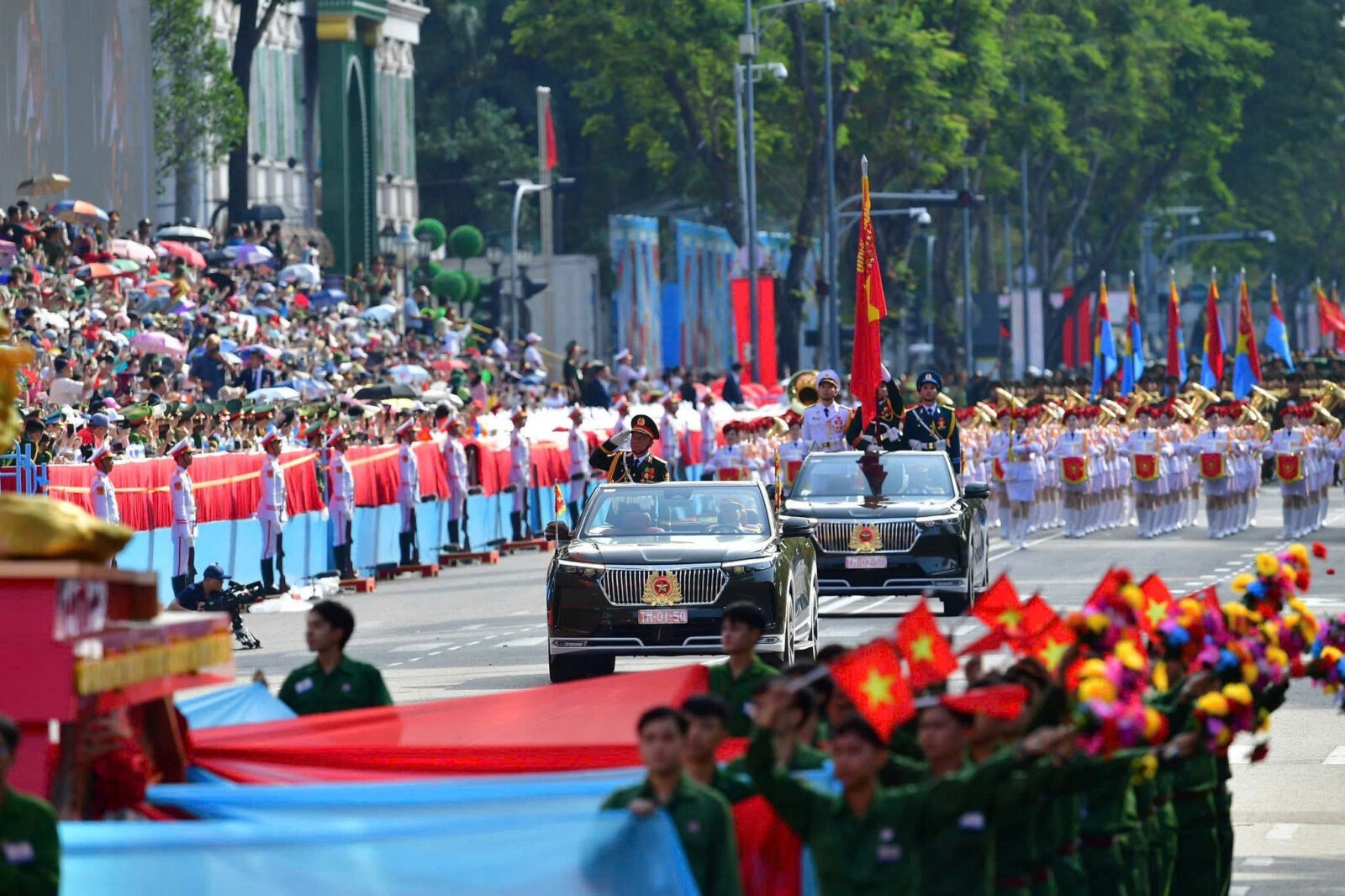 z6552530444620 d6bb9f306ba1e3aeb6cb70c3181c0a4e VinFast VF9 Tự Hào Dòng Xe Thương Hiệu Việt